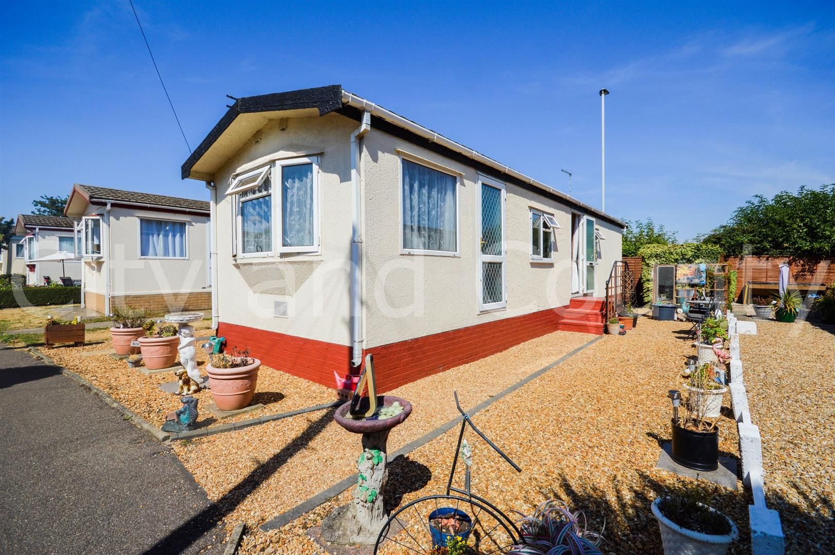 2 bed mobile/park home for sale in Fengate Mobile Home Park, Fengate
