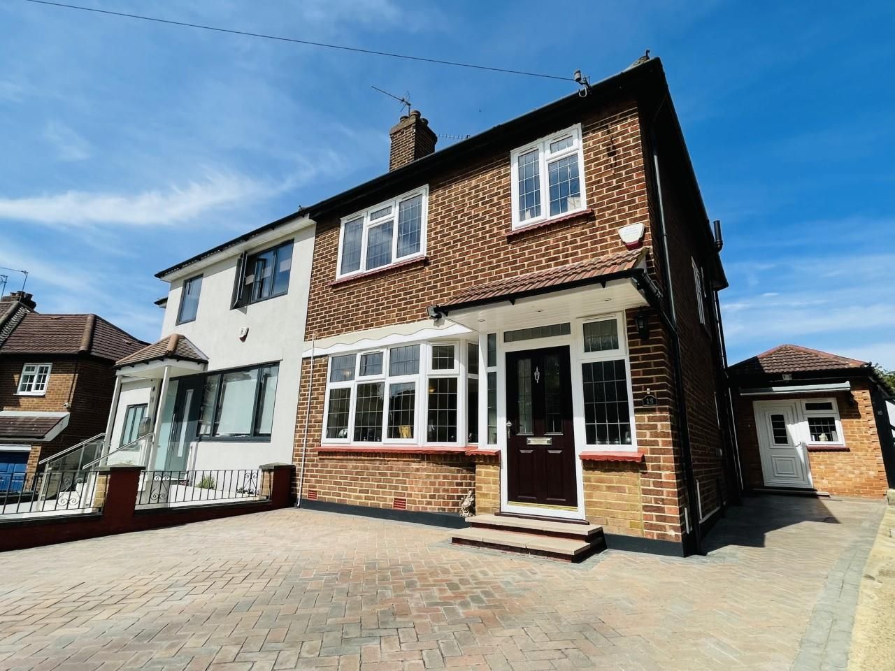 4 bed semidetached house for sale in Langley Crescent, Edgware