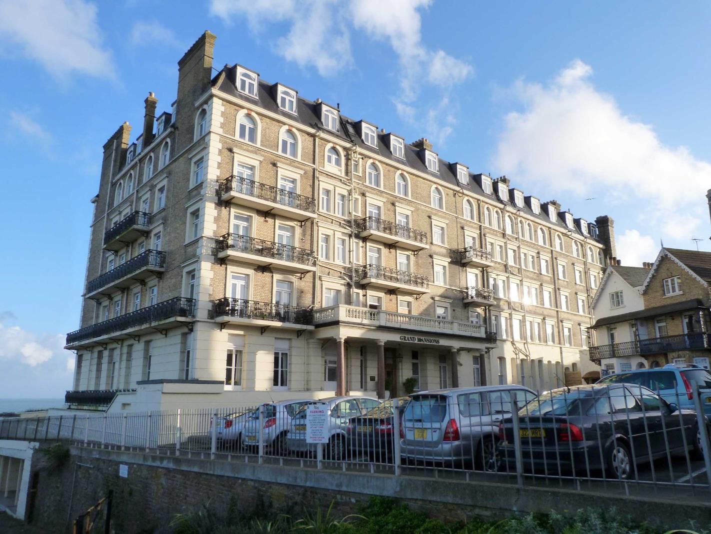 2 bed flat for sale in Queens Gardens, Broadstairs, Kent CT10 Zoopla