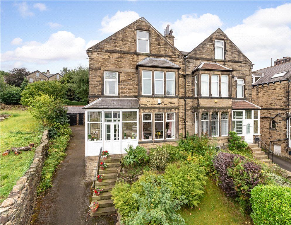 5 bed semidetached house for sale in Toller Lane, Bradford, West