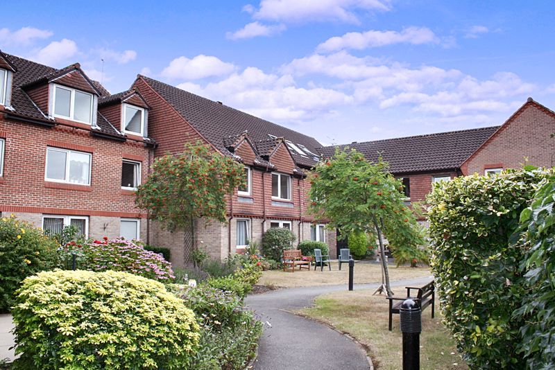 Bridge Court (Weybridge), Weybridge KT13  