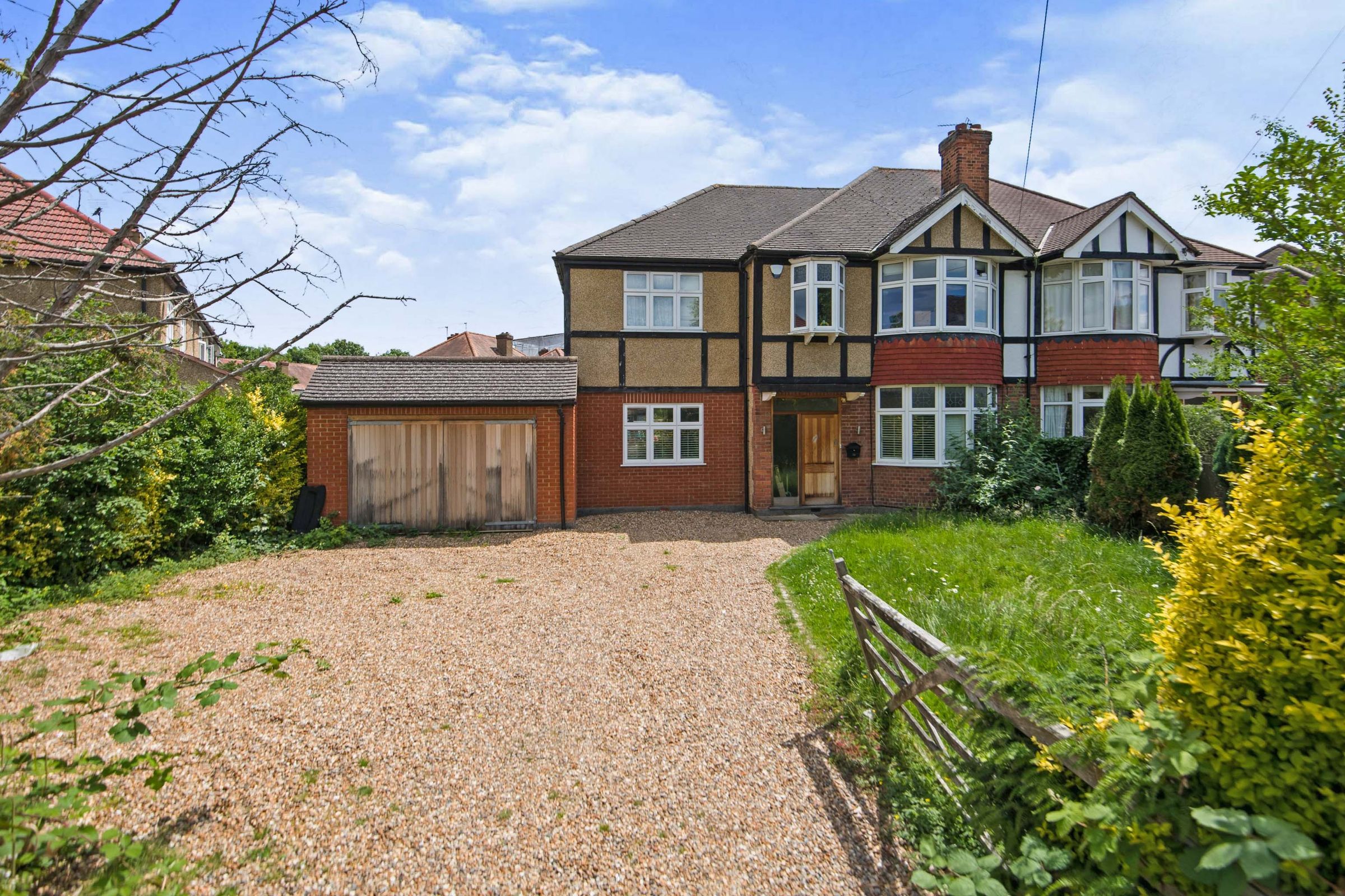 4 bed semidetached house for sale in Stoneleigh Avenue, Worcester Park