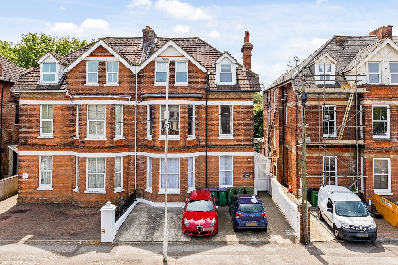 2 bed flat for sale in Cheriton Road, Folkestone CT19 Zoopla