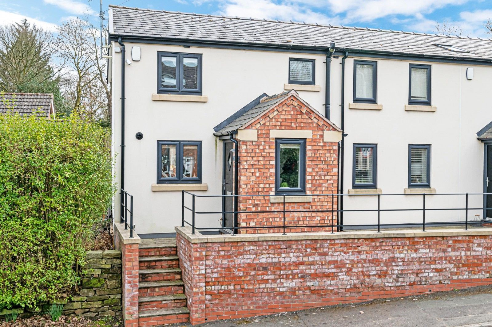 2 bed end terrace house for sale in Crown Inn Cottages, Fingerpost Lane