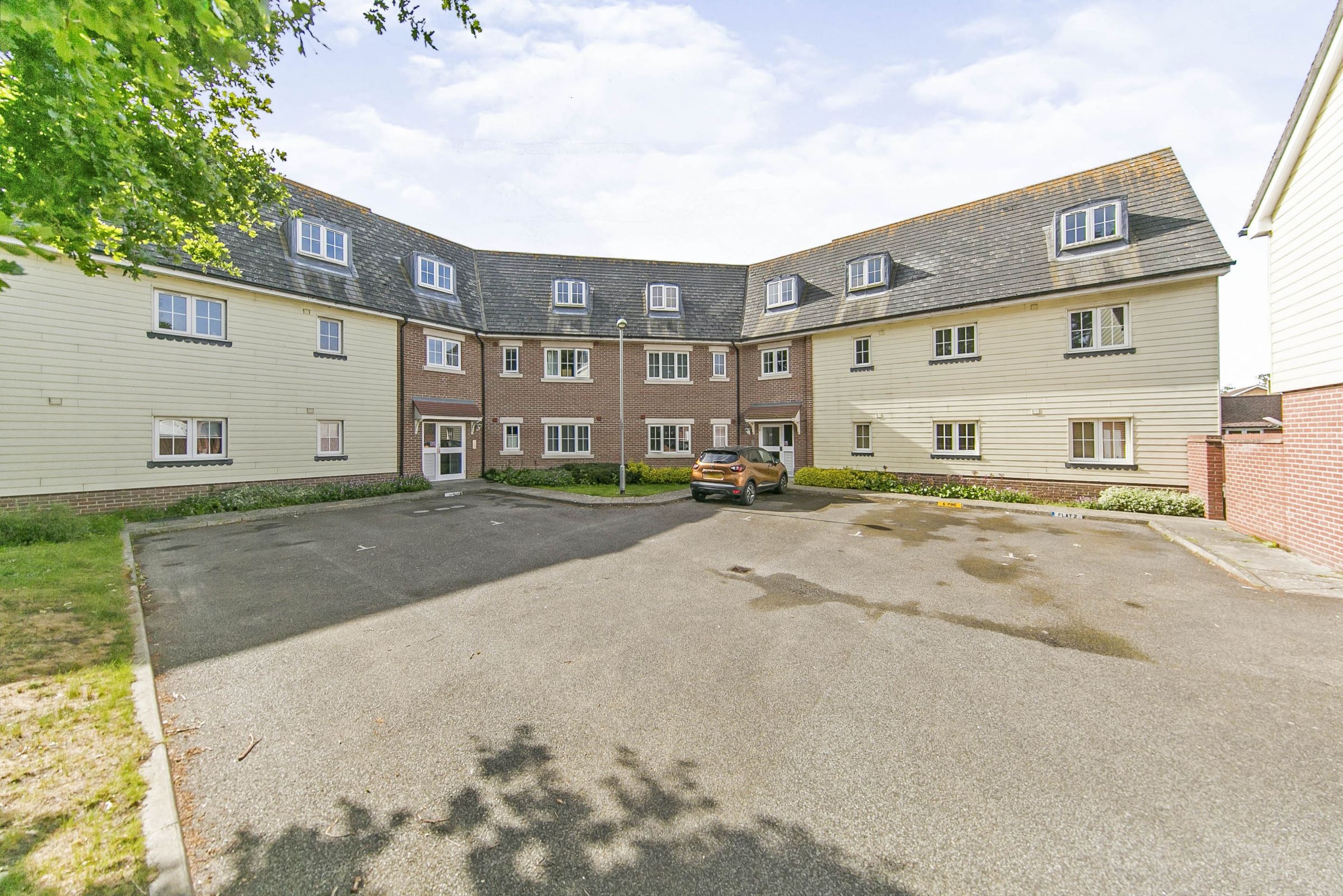 2 bed flat for sale in Pine Drive, Purdis Farm, Ipswich IP3 Zoopla
