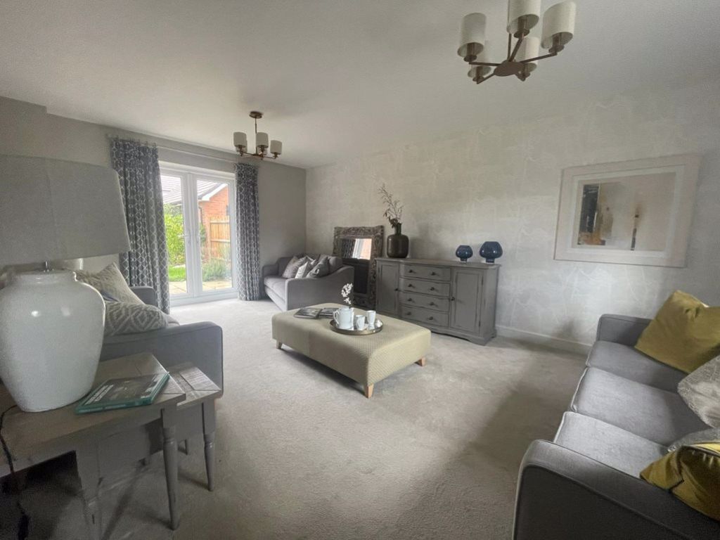 4 bed detached house to rent in Brown Close, Cawston, Rugby CV22 Zoopla