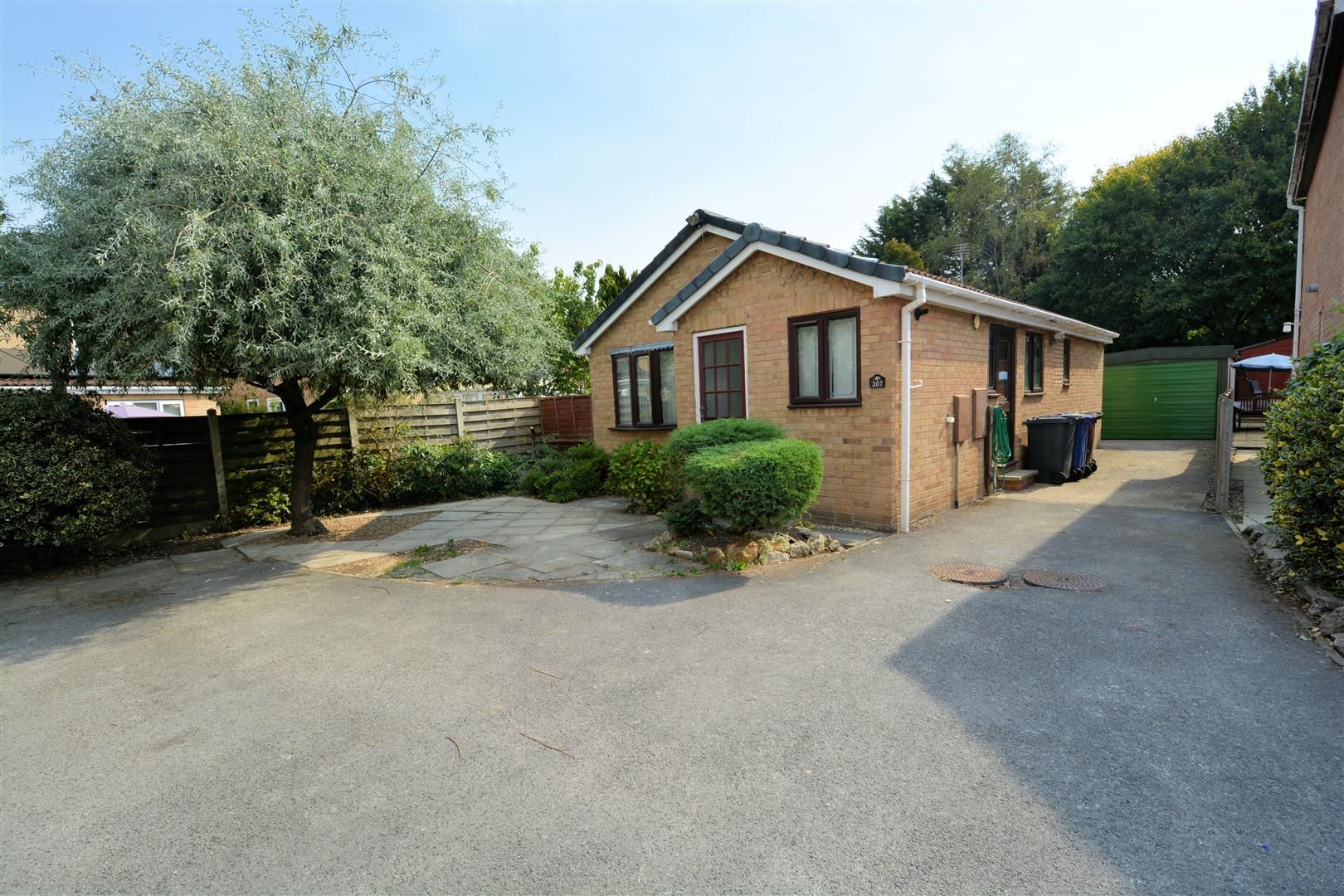 2 bed detached bungalow for sale in Westbourne Road, Selby YO8 Zoopla