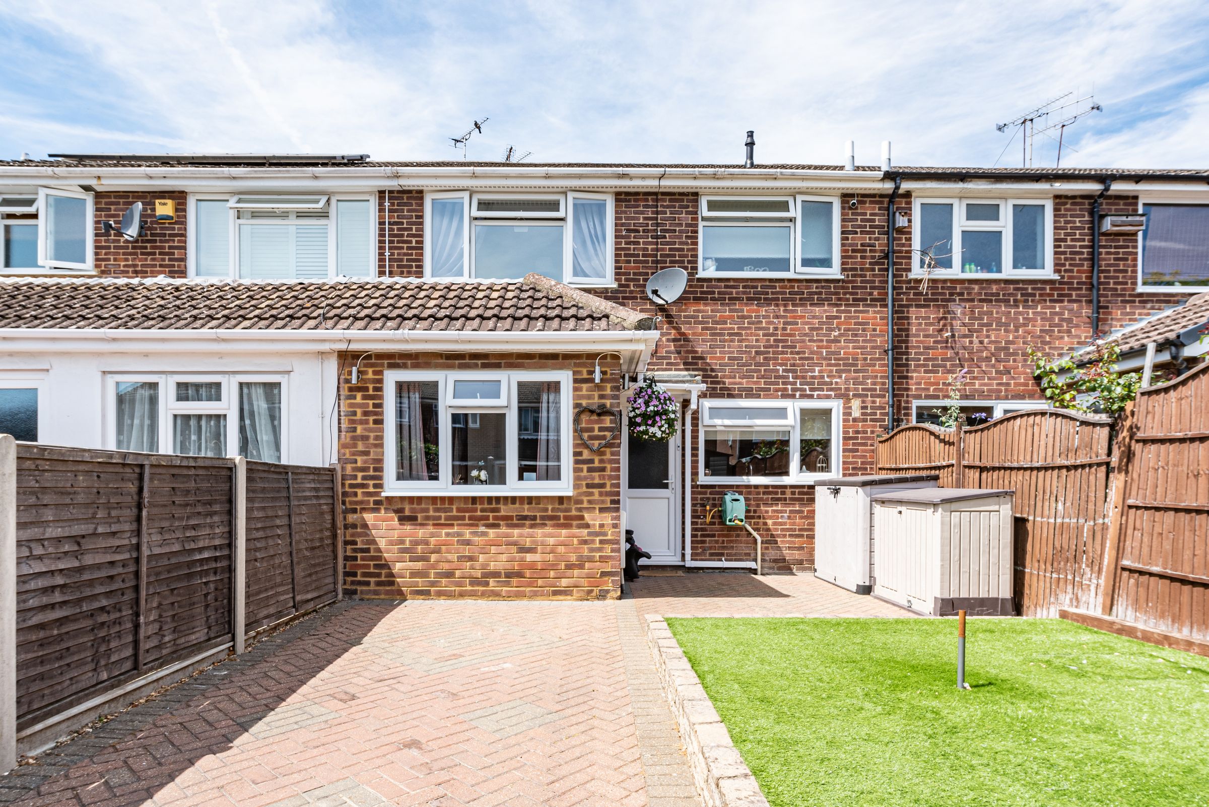 3 bed terraced house for sale in Beaulieu Gardens, Blackwater GU17 Zoopla