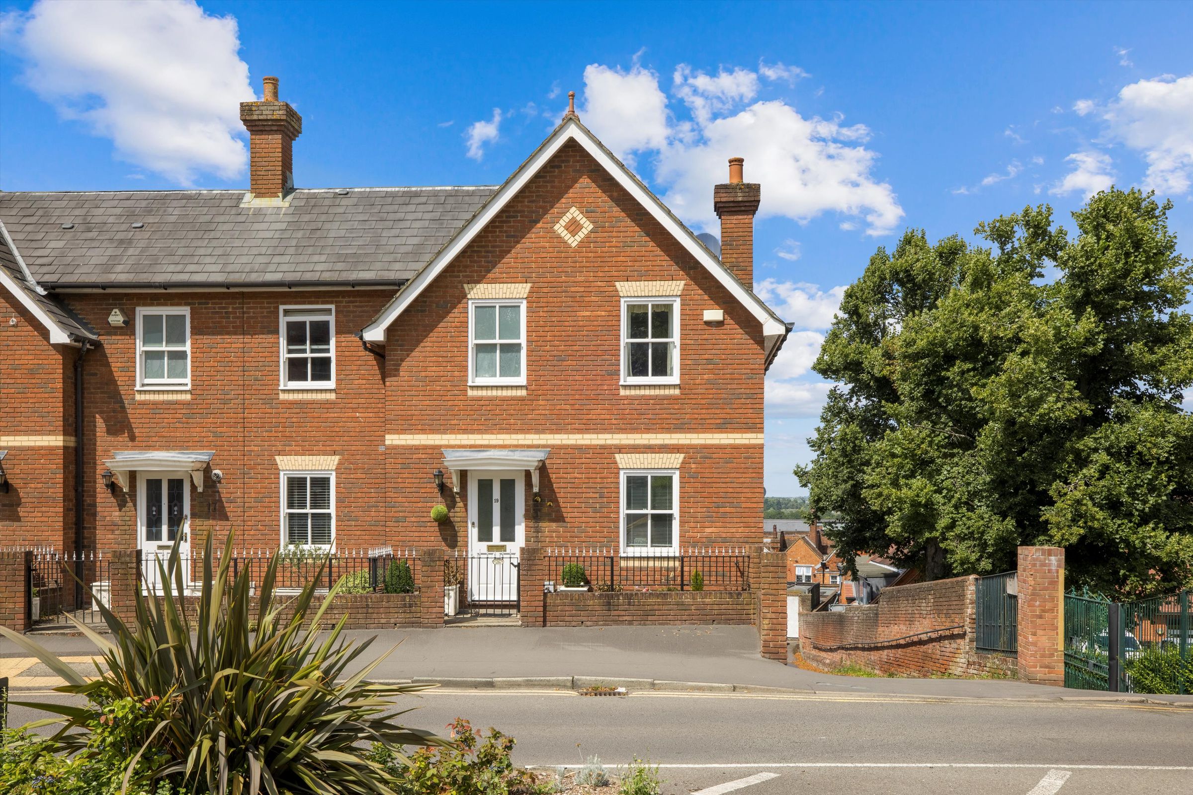 Sydenham Road, Guildford, Surrey GU1  