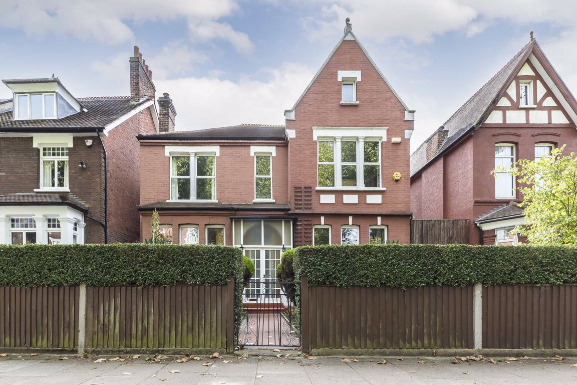 6 bed property for sale in Grove Park, London SE5 Zoopla