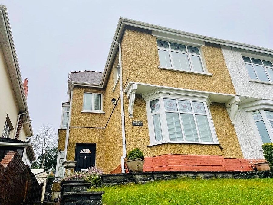 3 bed semidetached house for sale in Felinfoel Road, Llanelli SA15