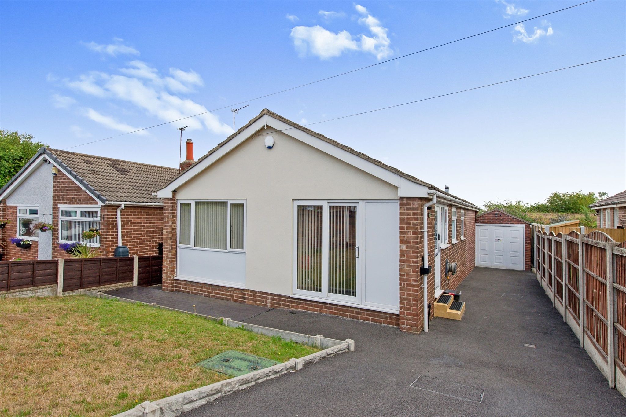 3 bed detached bungalow for sale in Manor Park Avenue, Pontefract WF8