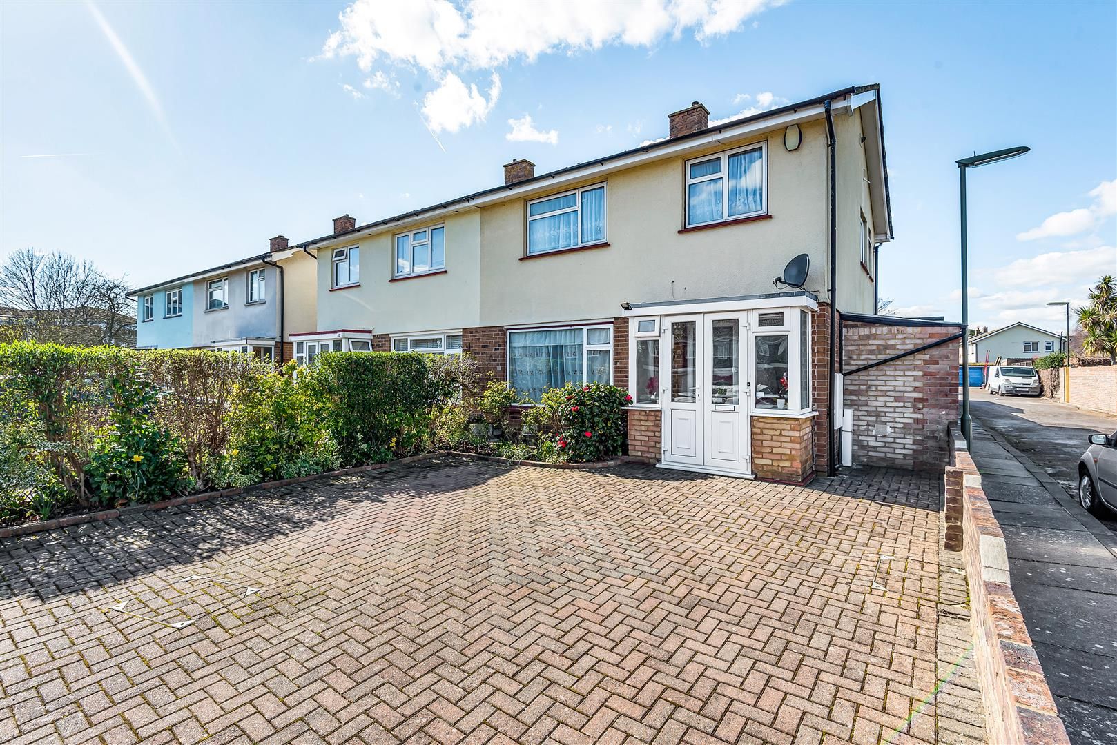 4 bed semidetached house for sale in Nimbus Road, Epsom KT19 Zoopla