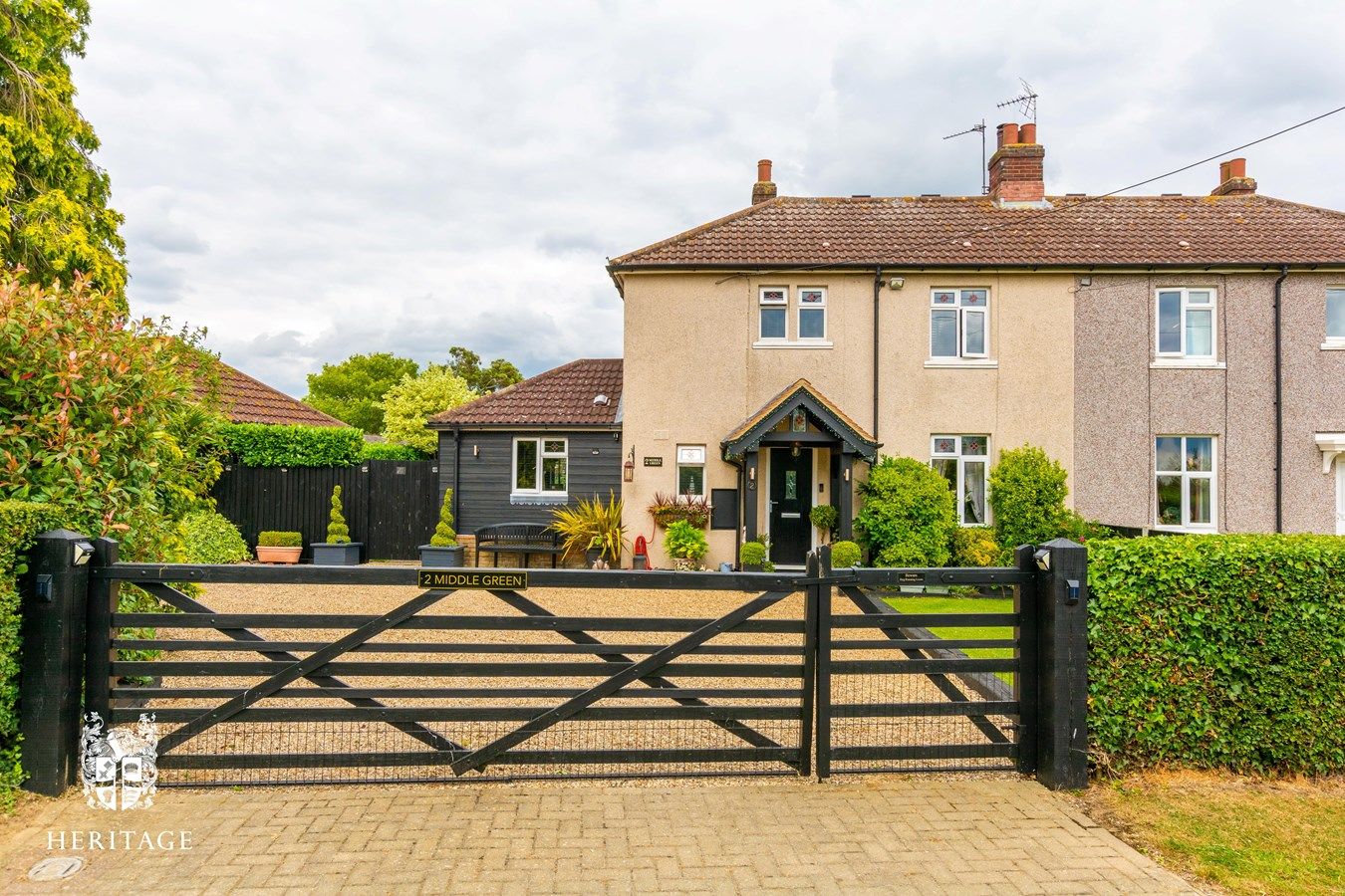 3 bed semidetached house for sale in Middle Green, Wakes Colne