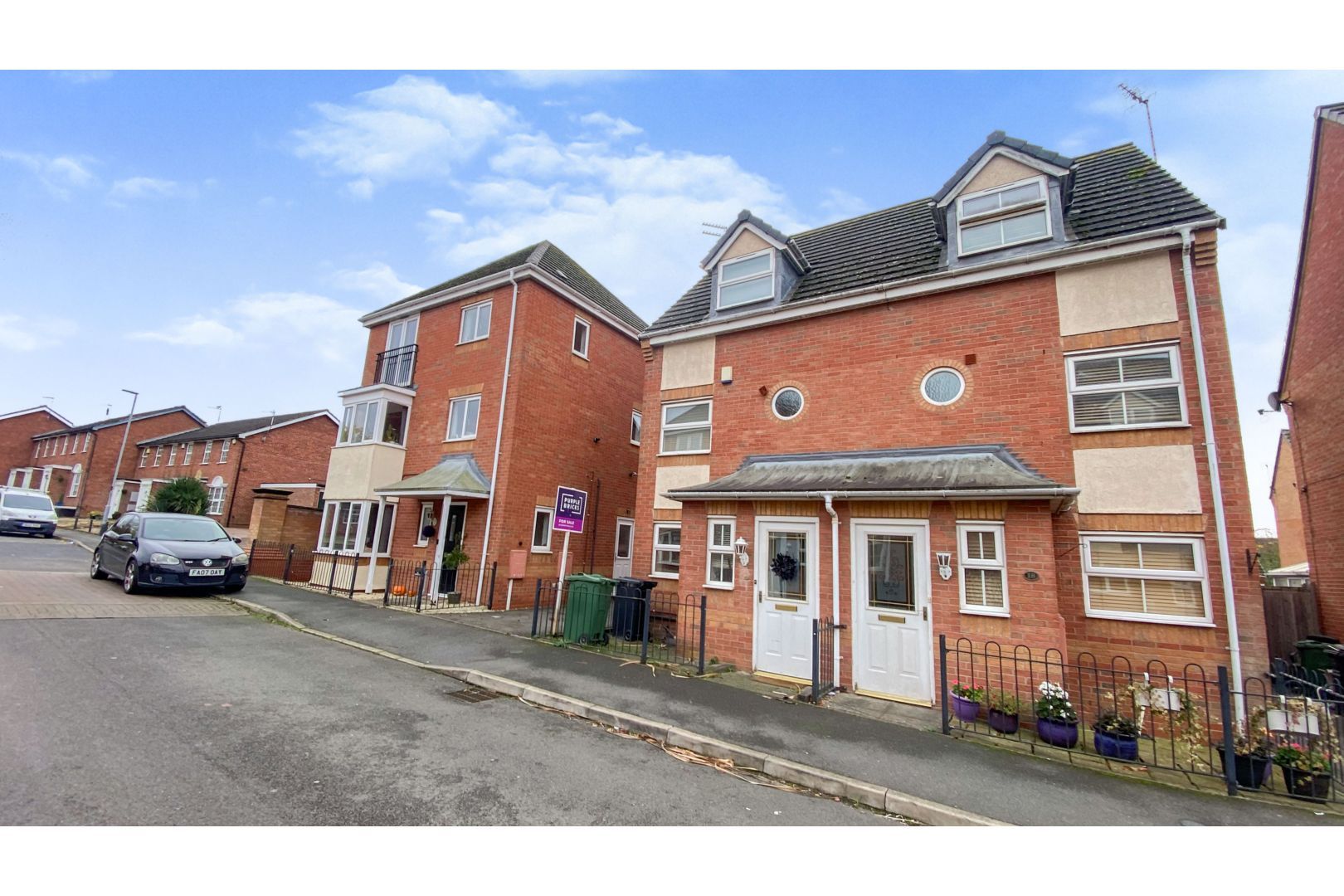 4 bed semidetached house for sale in Haddon Close, Syston, Leicester