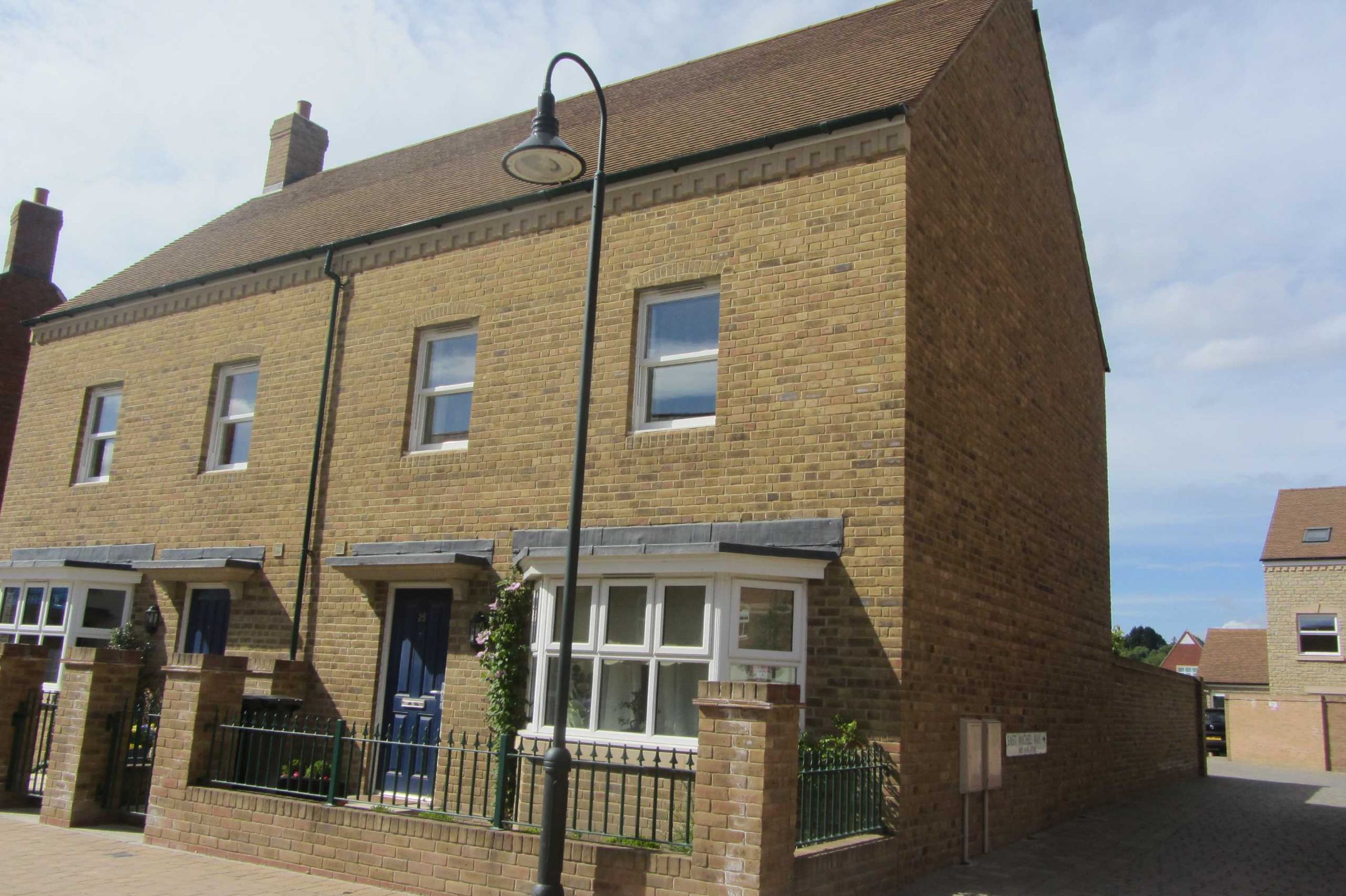 3 bed semidetached house to rent in Holne Road, Swindon, Wilts SN1 Zoopla