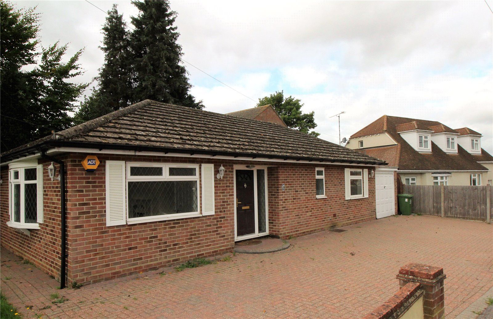 2 bed bungalow to rent in Lake Avenue, Billericay CM12 Zoopla
