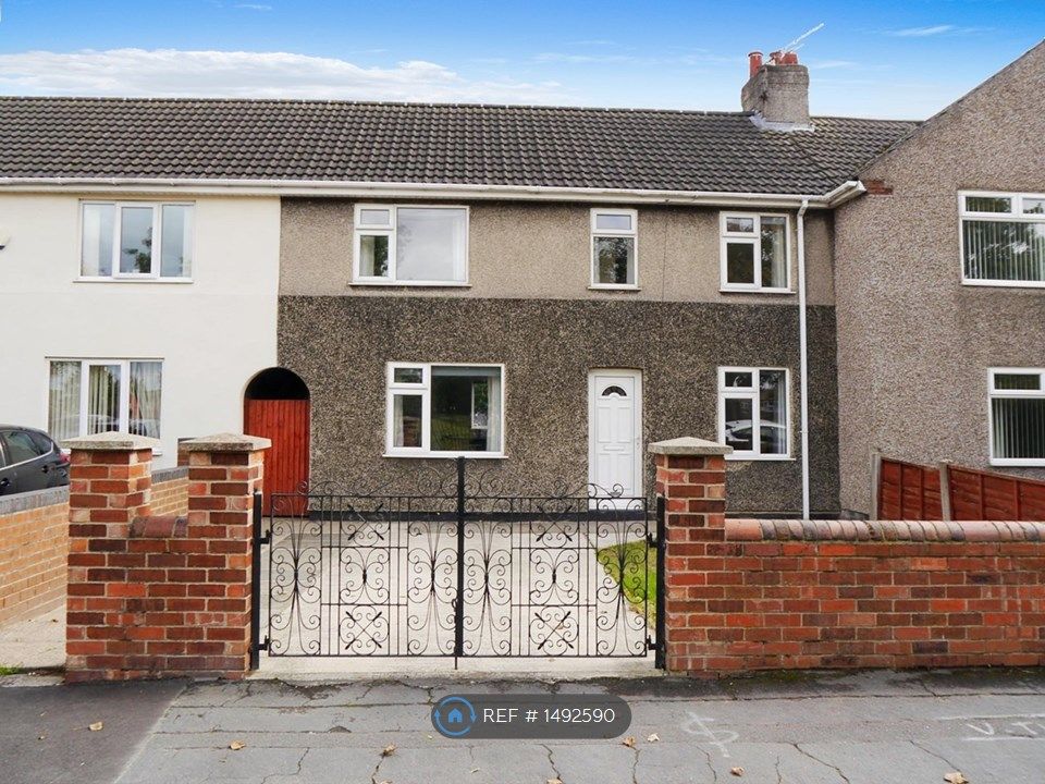 3 bed terraced house to rent in Grange Road, New Rossington, Doncaster
