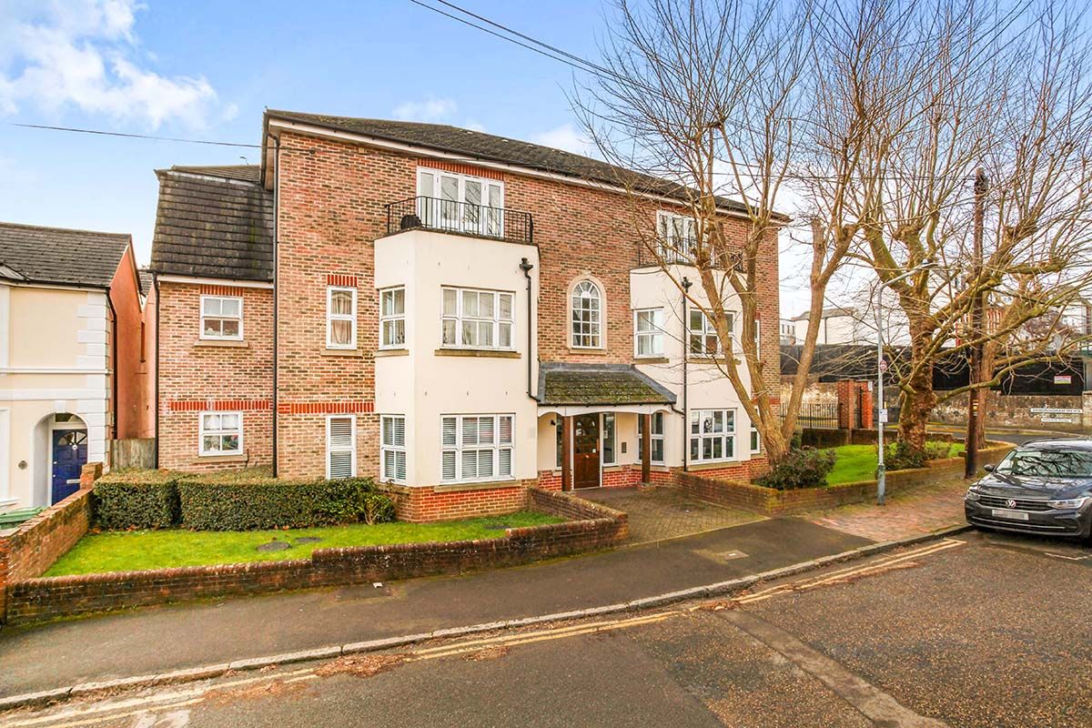 2 bed flat for sale in Woodbury Park Road, Tunbridge Wells, Kent TN4
