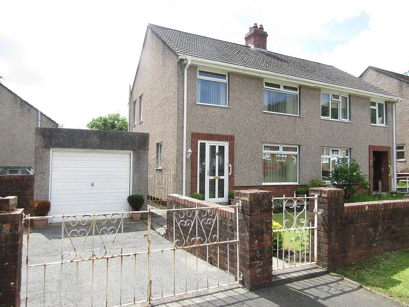 3 bed semidetached house for sale in Woodside Crescent, Clydach