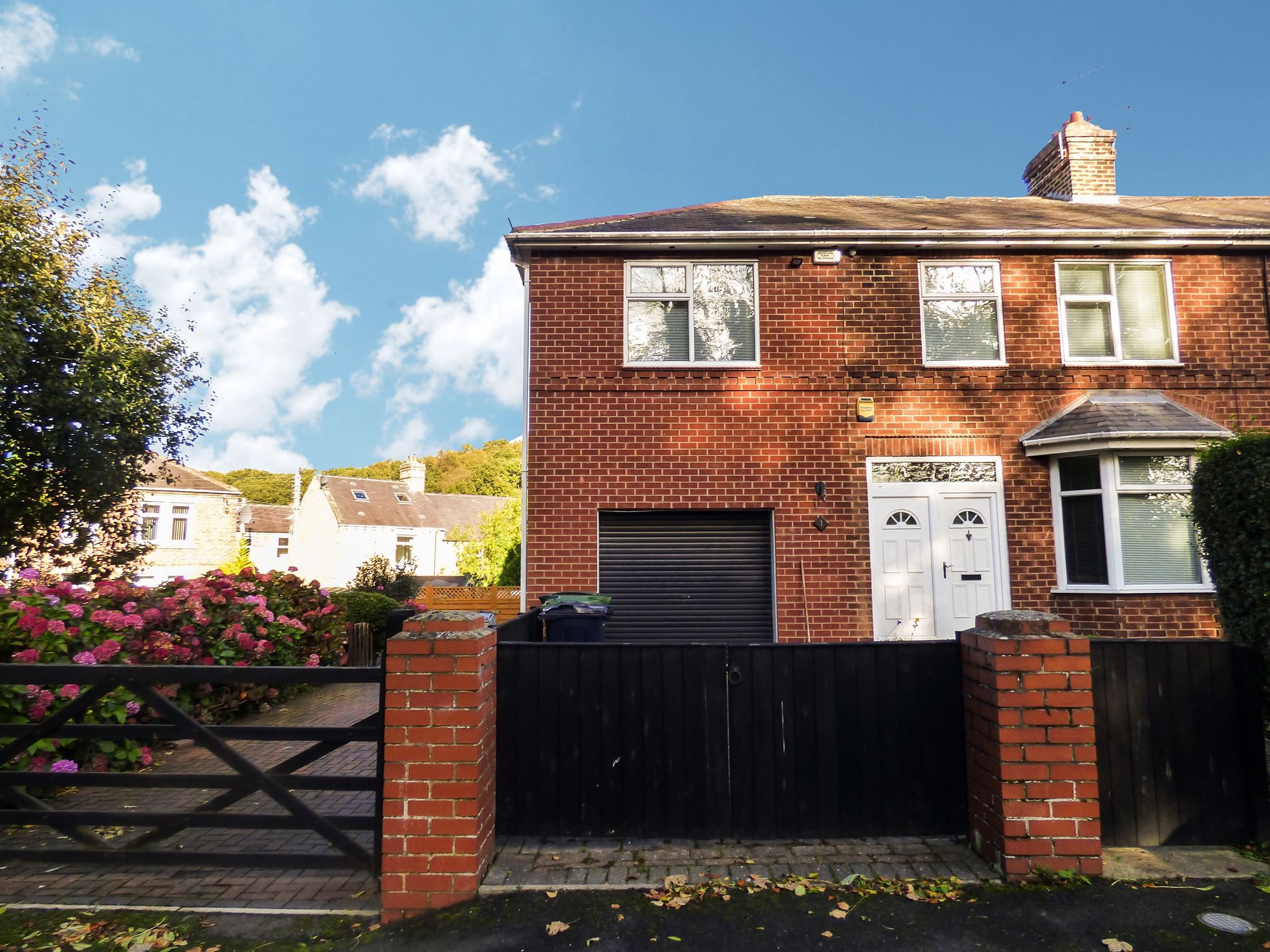 3 bed semidetached house for sale in Hookergate Lane, High Spen