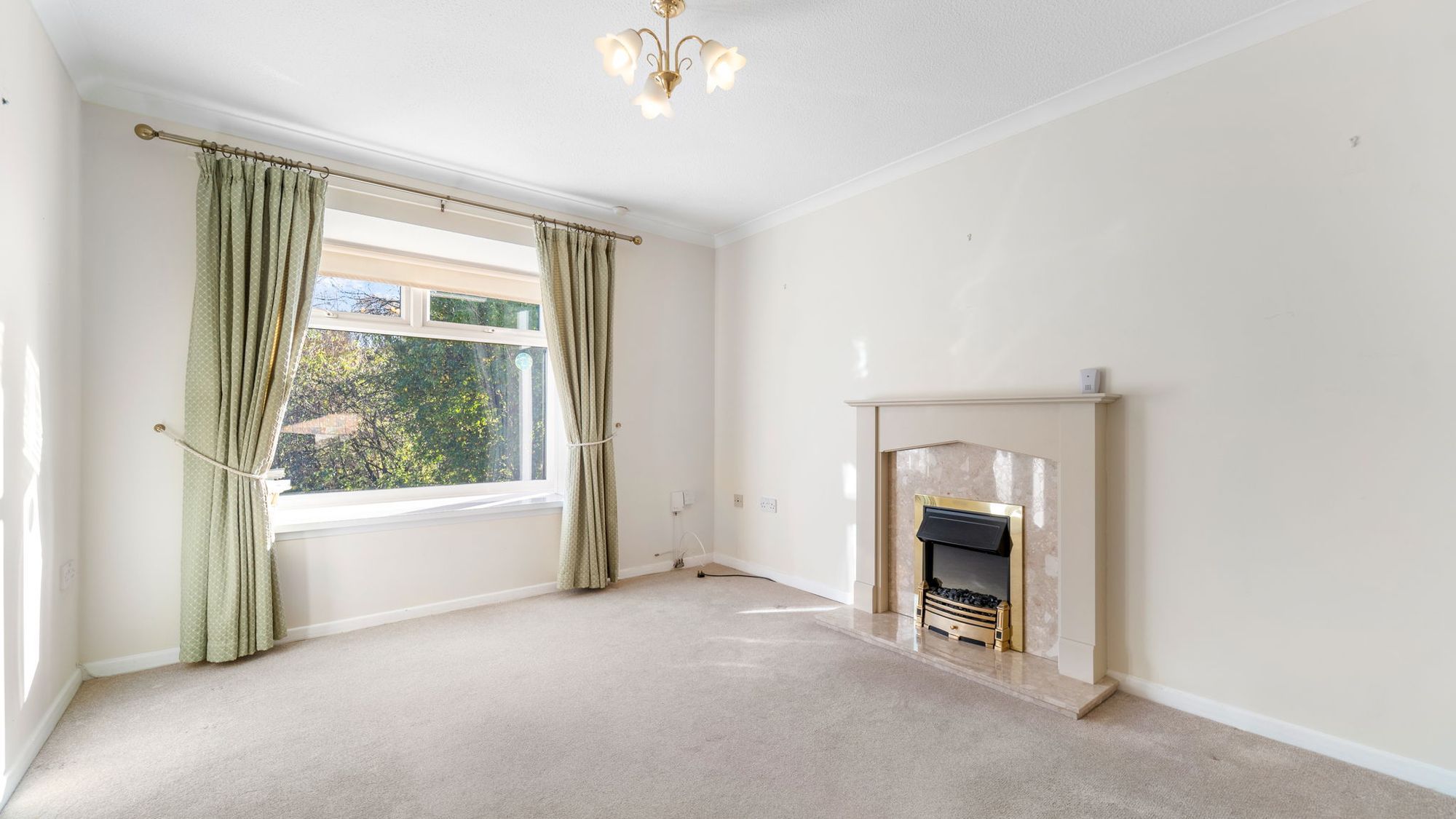 2 bed flat for sale in Uplands Court, Rogerstone NP10 Zoopla