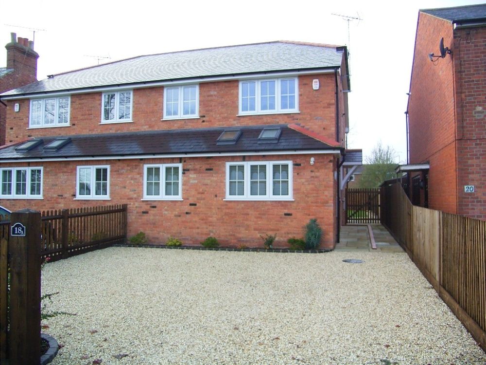 3 bed semidetached house to rent in Commons Road, Wokingham RG41 Zoopla