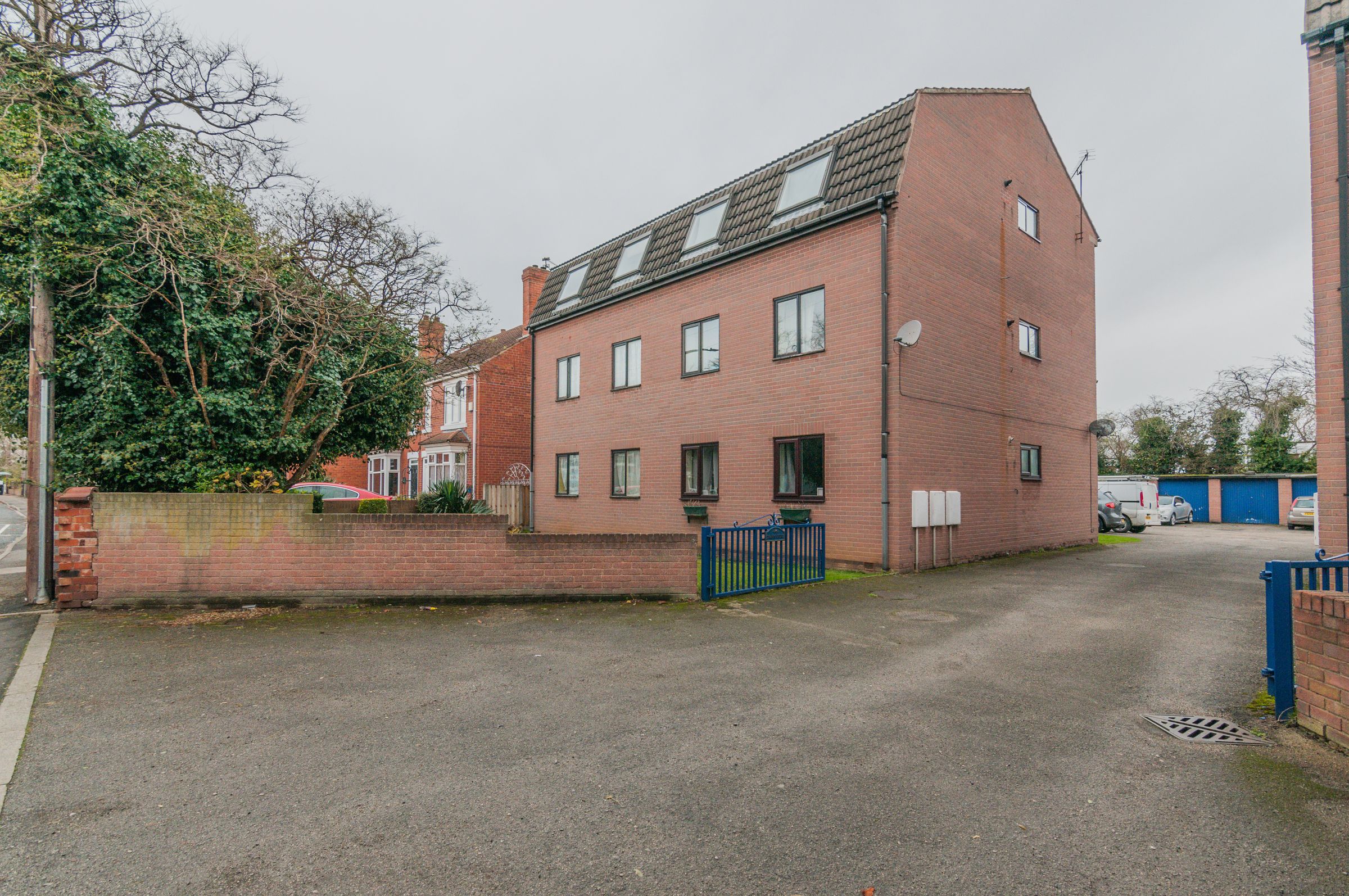 2 bed flat for sale in Shadyside, Hexthorpe, Doncaster DN4 Zoopla