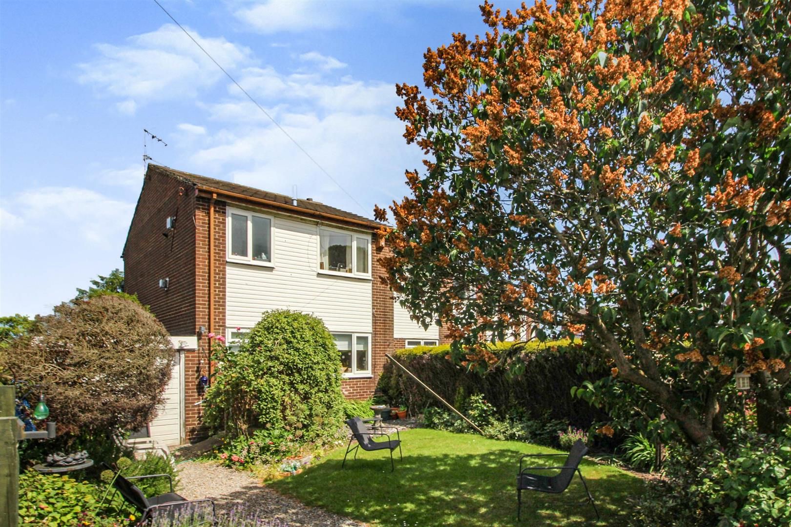 3 bed town house for sale in Bridgegate Way, Greengates, Bradford BD10