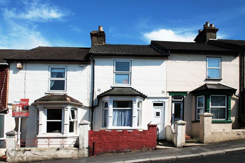 3 bed terraced house to rent in Sturla Road, Chatham ME4 Zoopla