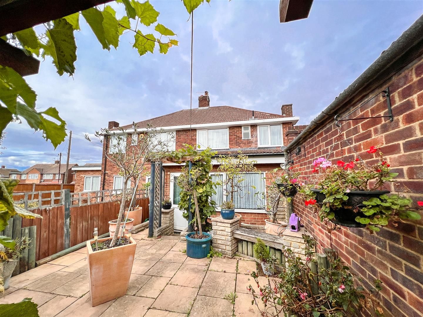 3 bed semidetached house for sale in Teesdale Road, Dartford DA2 Zoopla