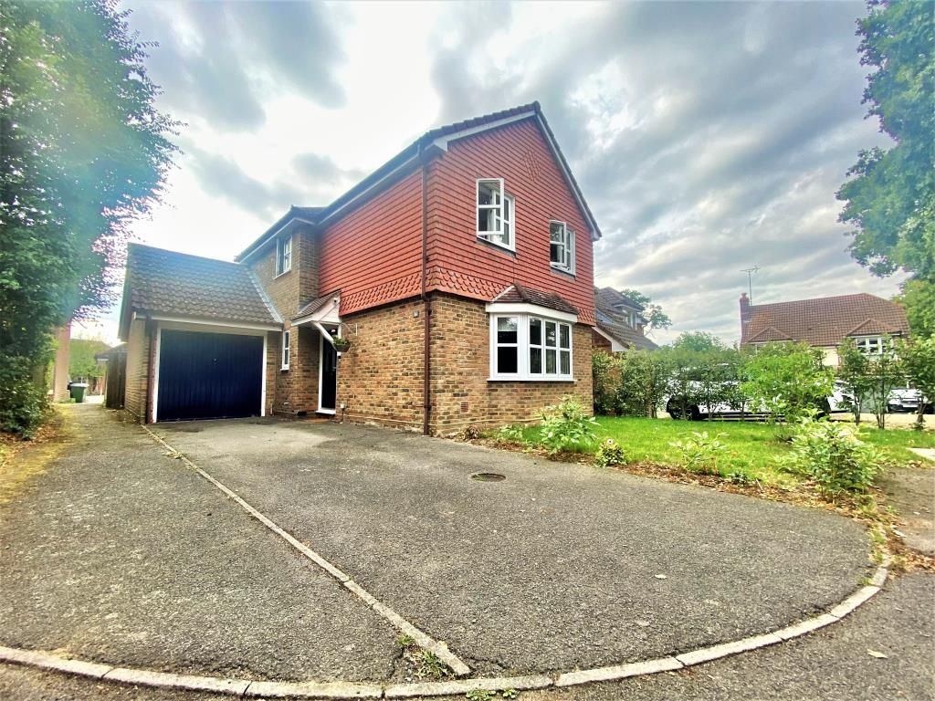 3 bed detached house for sale in Binfield, Bracknell RG42 Zoopla
