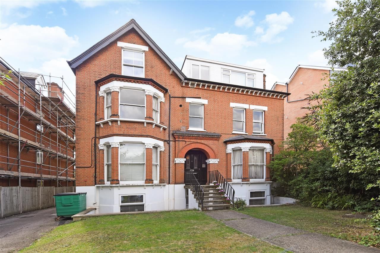 2 bed flat to rent in Darlaston Road, London SW19 Zoopla