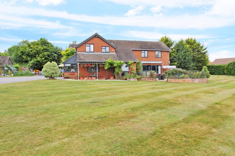 5 bed detached house for sale in Forest Lane, Picket Twenty, Andover