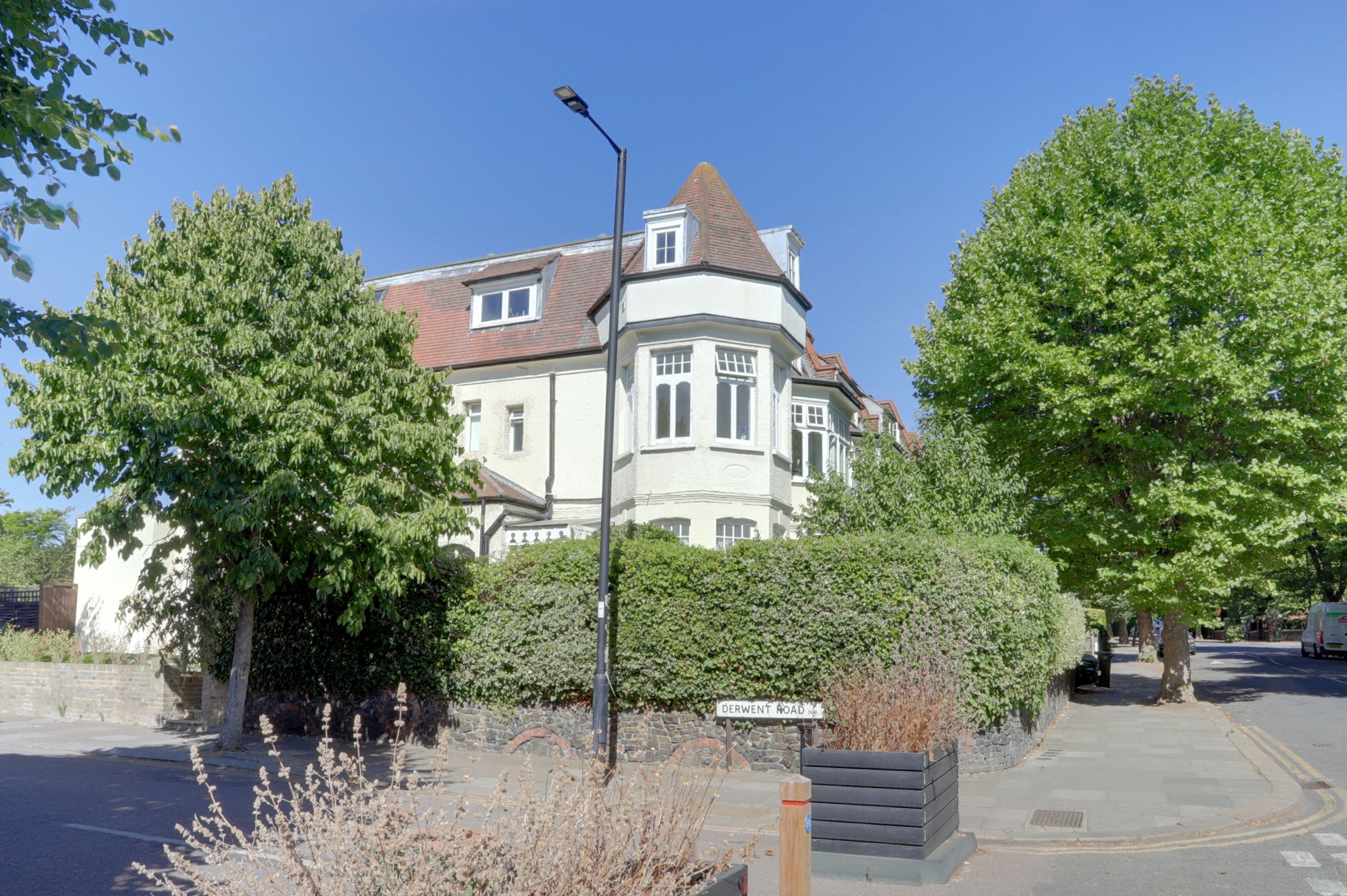 1 bed flat for sale in Fox Lane, Palmers Green N13 Zoopla
