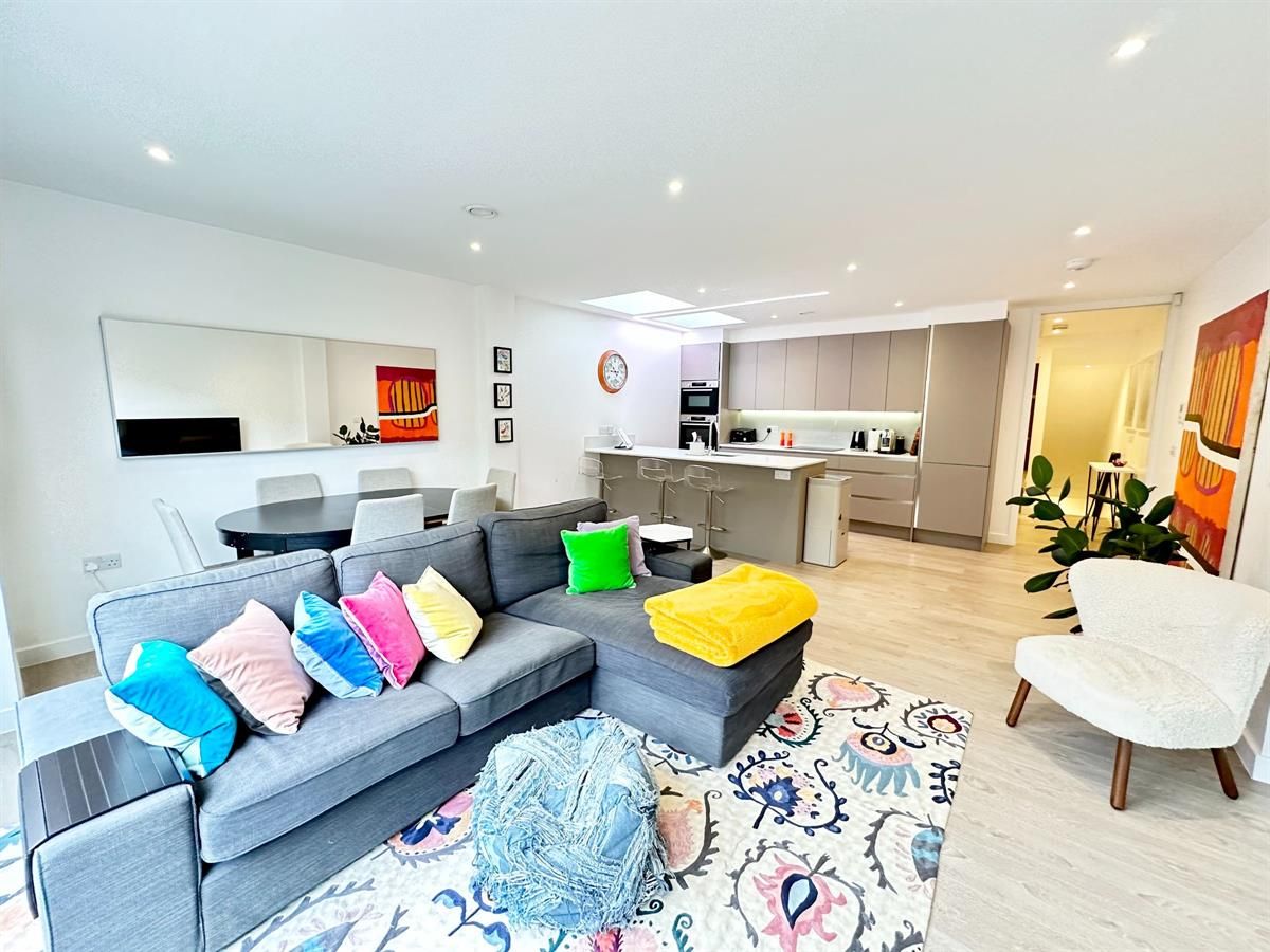 3 bed flat to rent in Munster Road, Fulham SW6 Zoopla