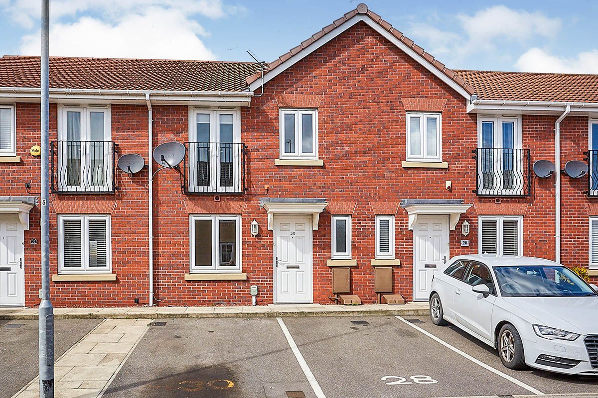 3 bed terraced house for sale in Dovestone Way, Kingswood, Hull HU7