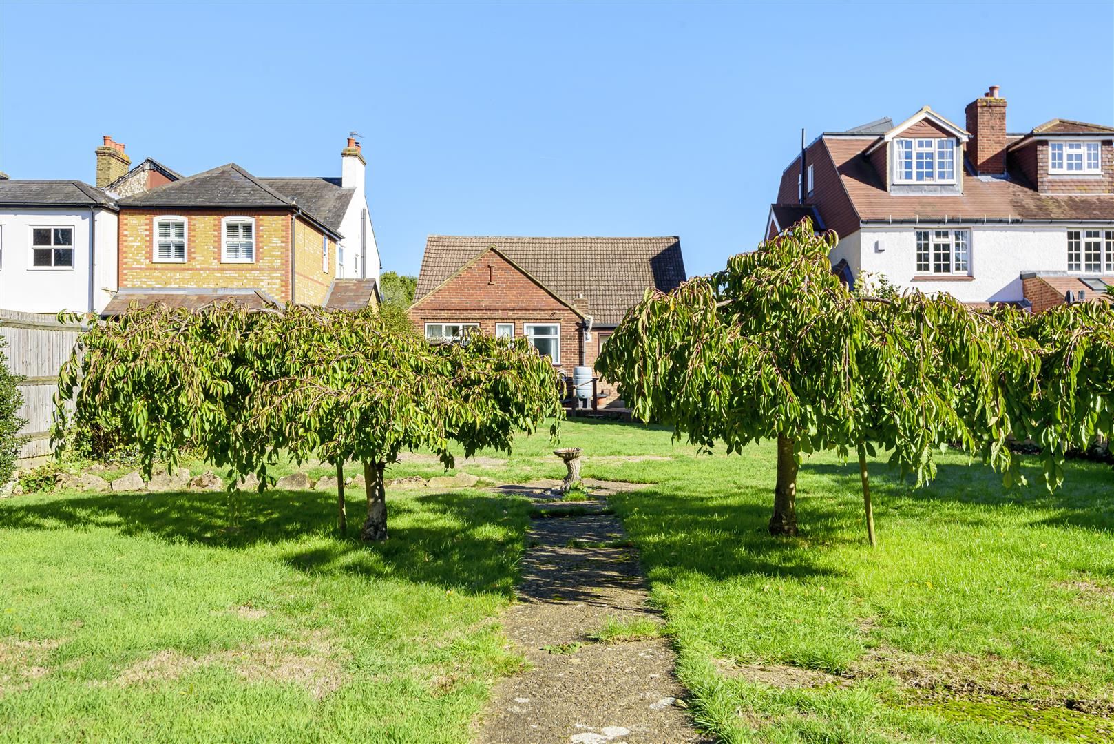 3 bed detached bungalow for sale in Woodfield, Ashtead KT21 Zoopla