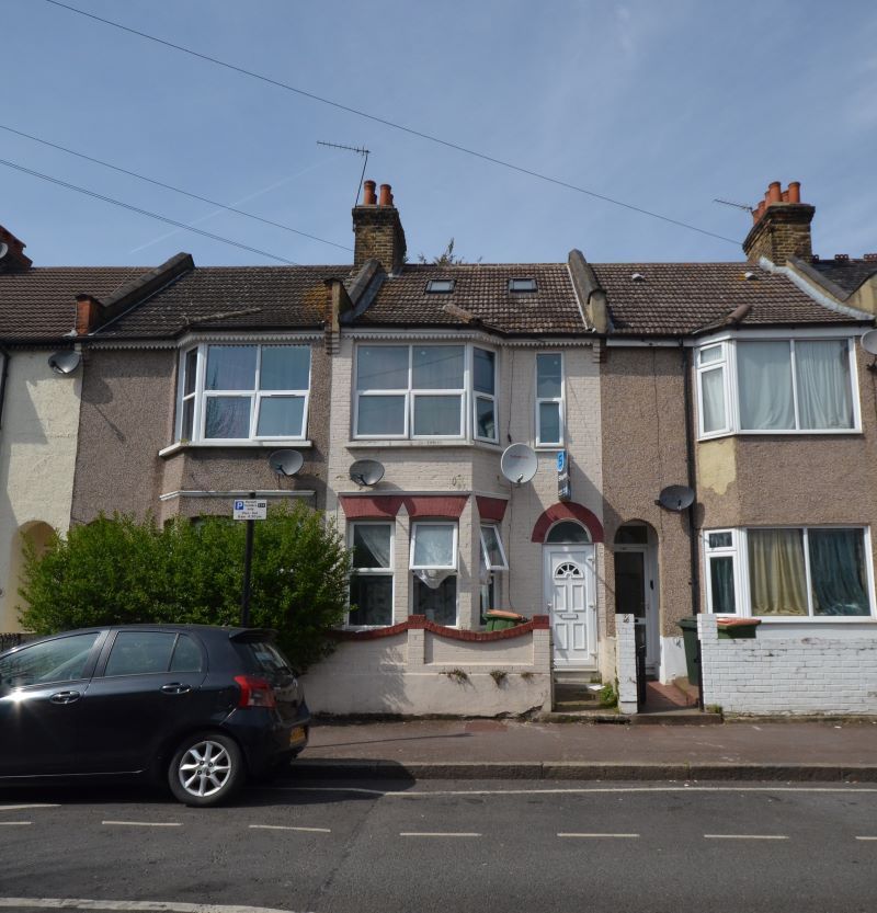 Studio for sale in 183 Charlemont Road, East Ham, London E6 Zoopla