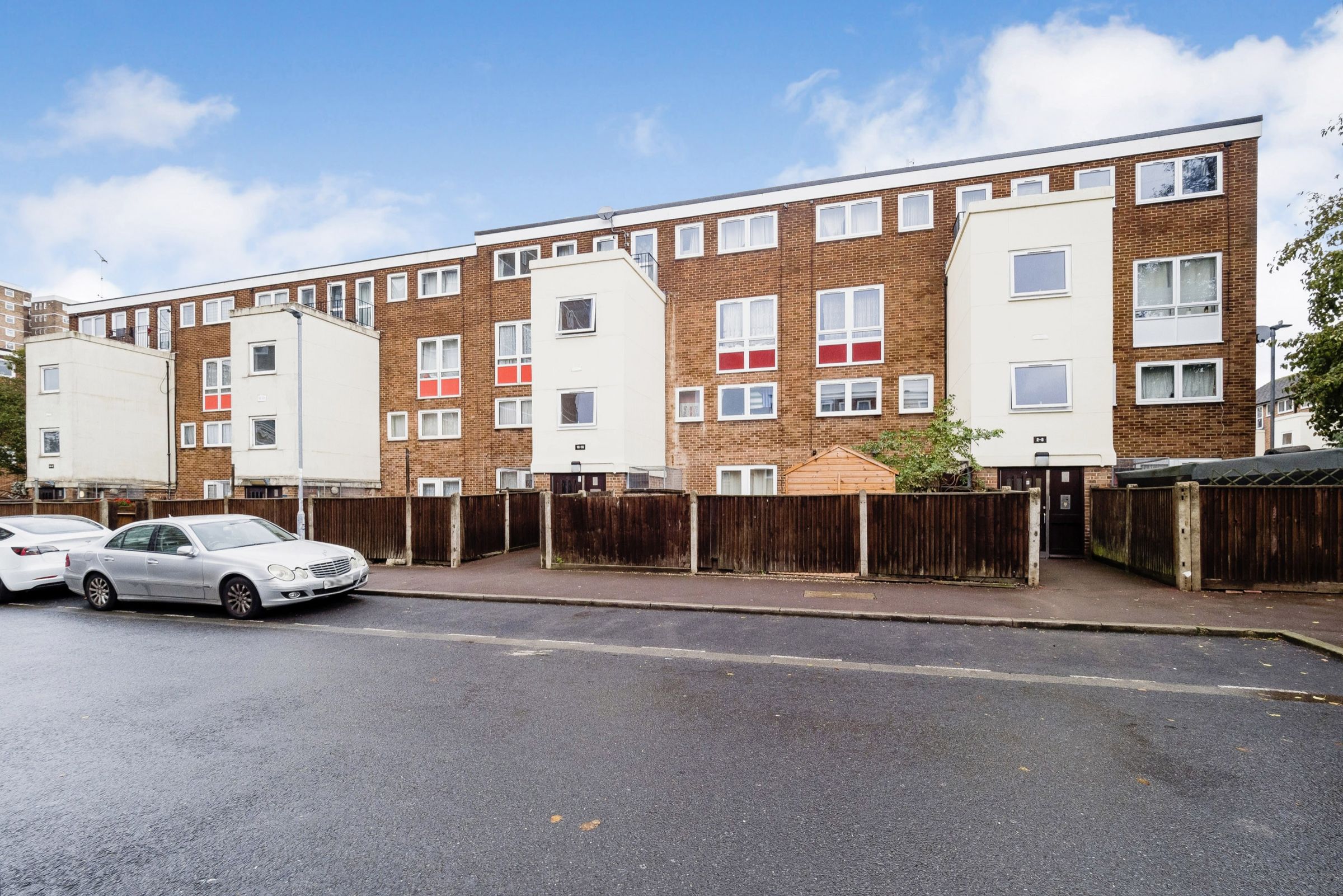 3 bed flat for sale in Bradwell Avenue, Dagenham RM10 Zoopla