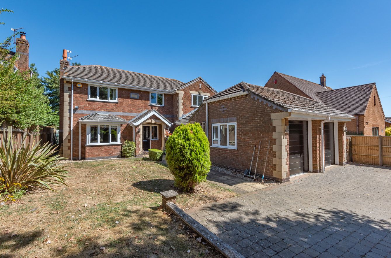 4 bed detached house for sale in Back Lane, Caythorpe NG32 - Zoopla