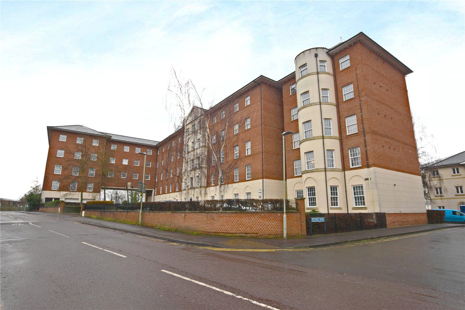 2-bed-flat-for-sale-in-mayhill-way-gloucester-gloucestershire-gl1