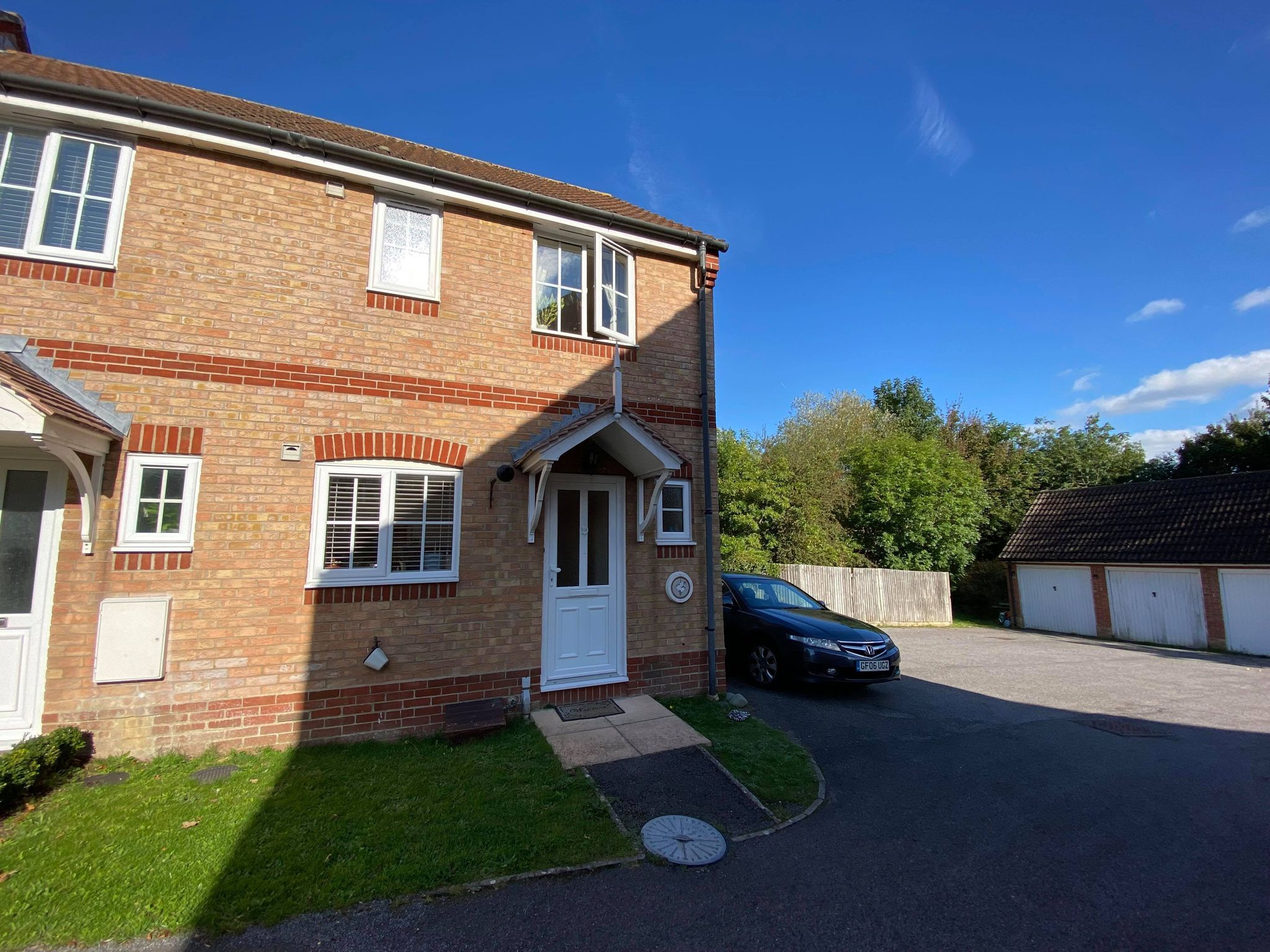 2 bed semidetached house to rent in Marston Drive, Newbury RG14 Zoopla