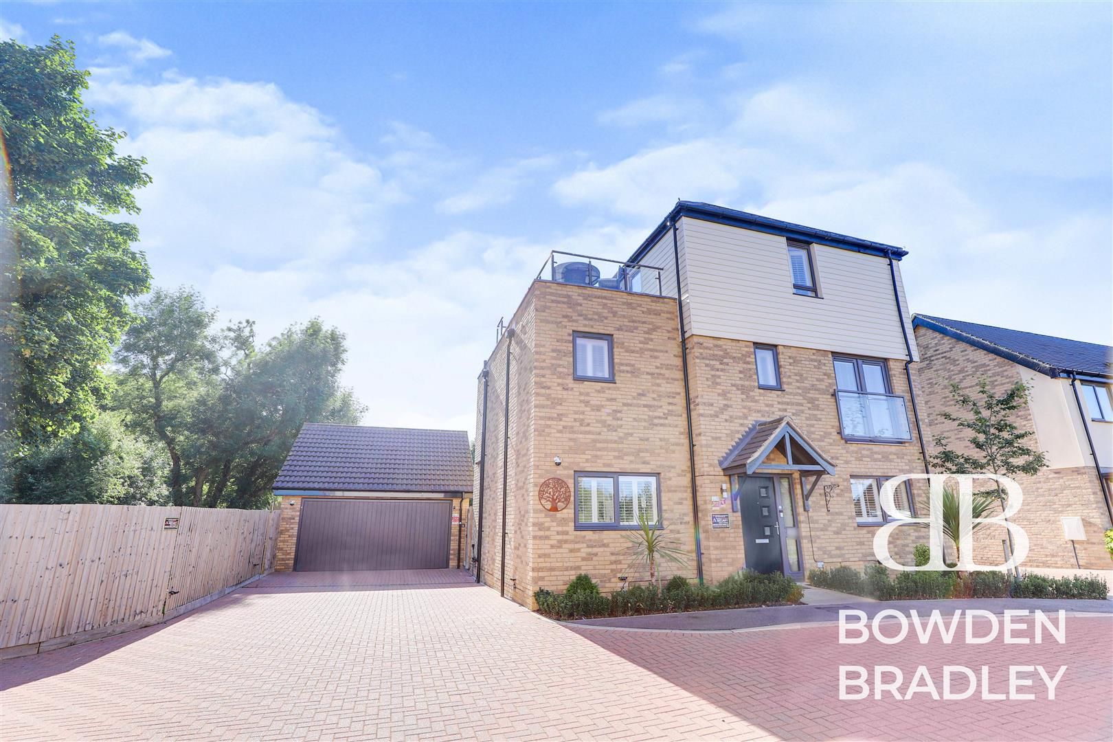 5 bed detached house for sale in Park View, Chigwell IG7 Zoopla