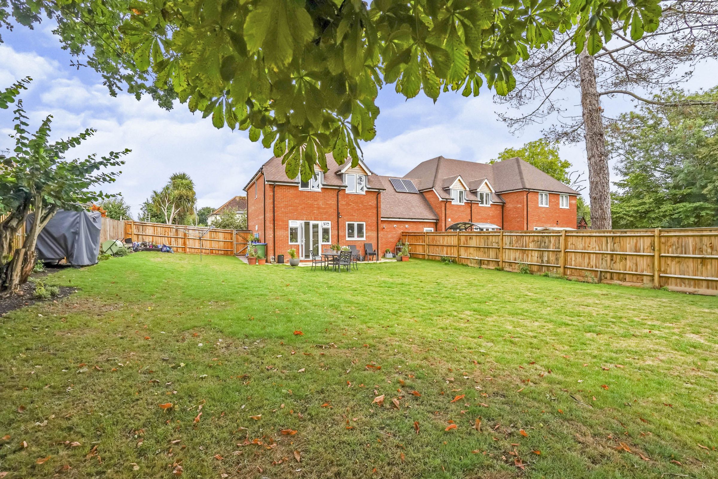 4 bed linkdetached house for sale in Pevensey Road, Bognor Regis PO21