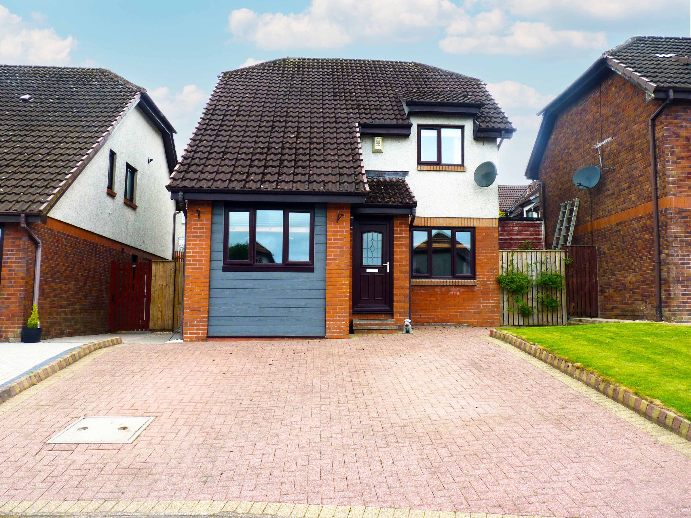 3 bed detached house for sale in Teign Grove, Gardenhall, East Kilbride