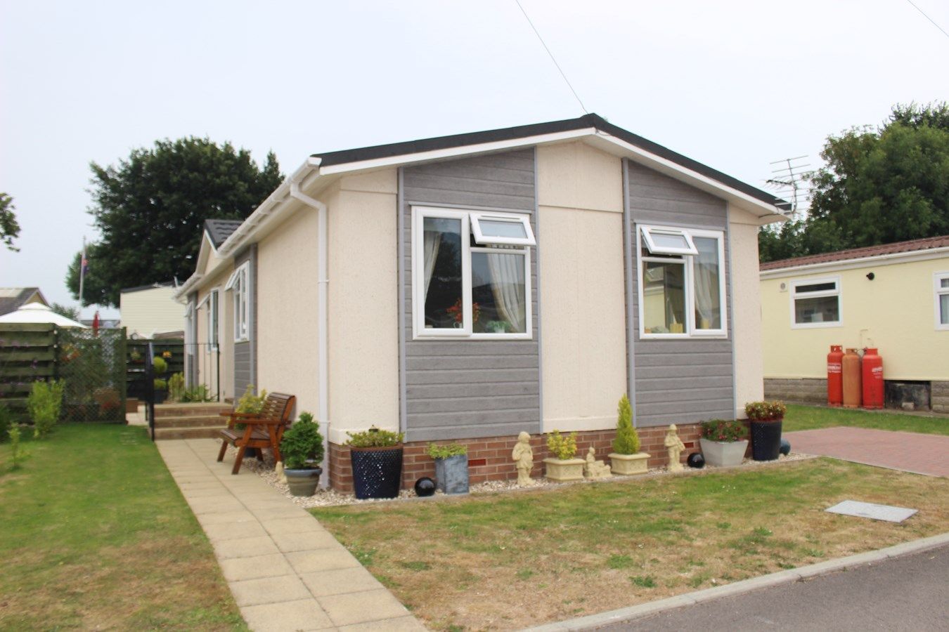 2 bed mobile/park home for sale in Ham Manor Park, Llantwit Major CF61