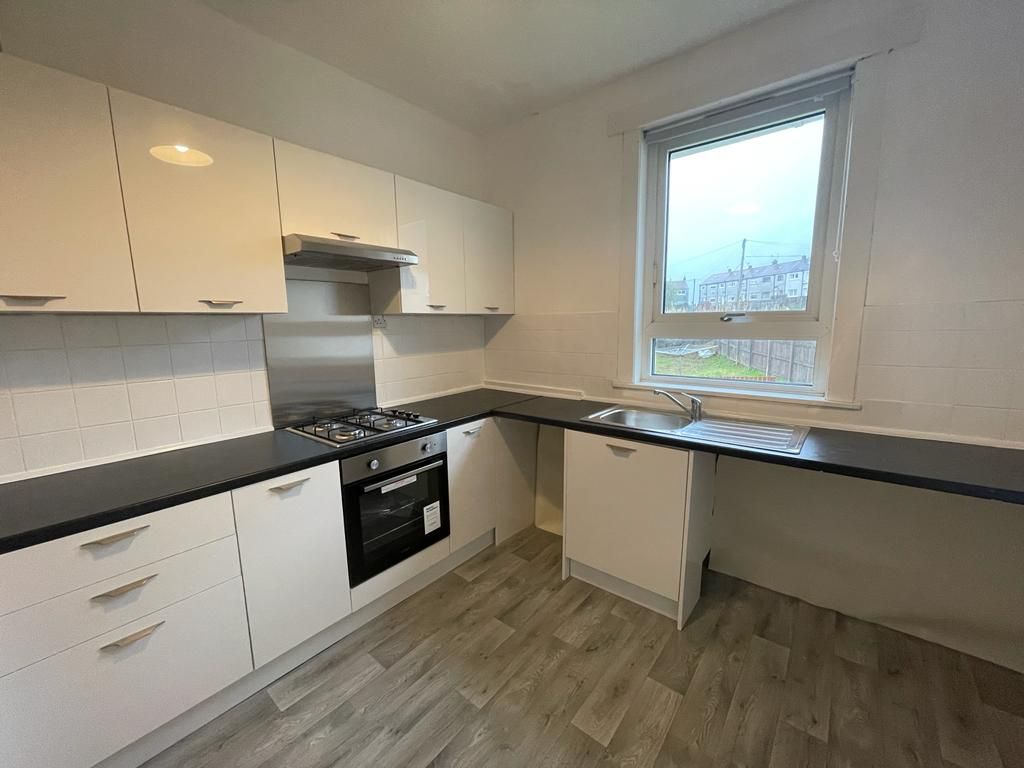 3 bed flat to rent in Hillend Crescent, Duntocher, West Dunbartonshire