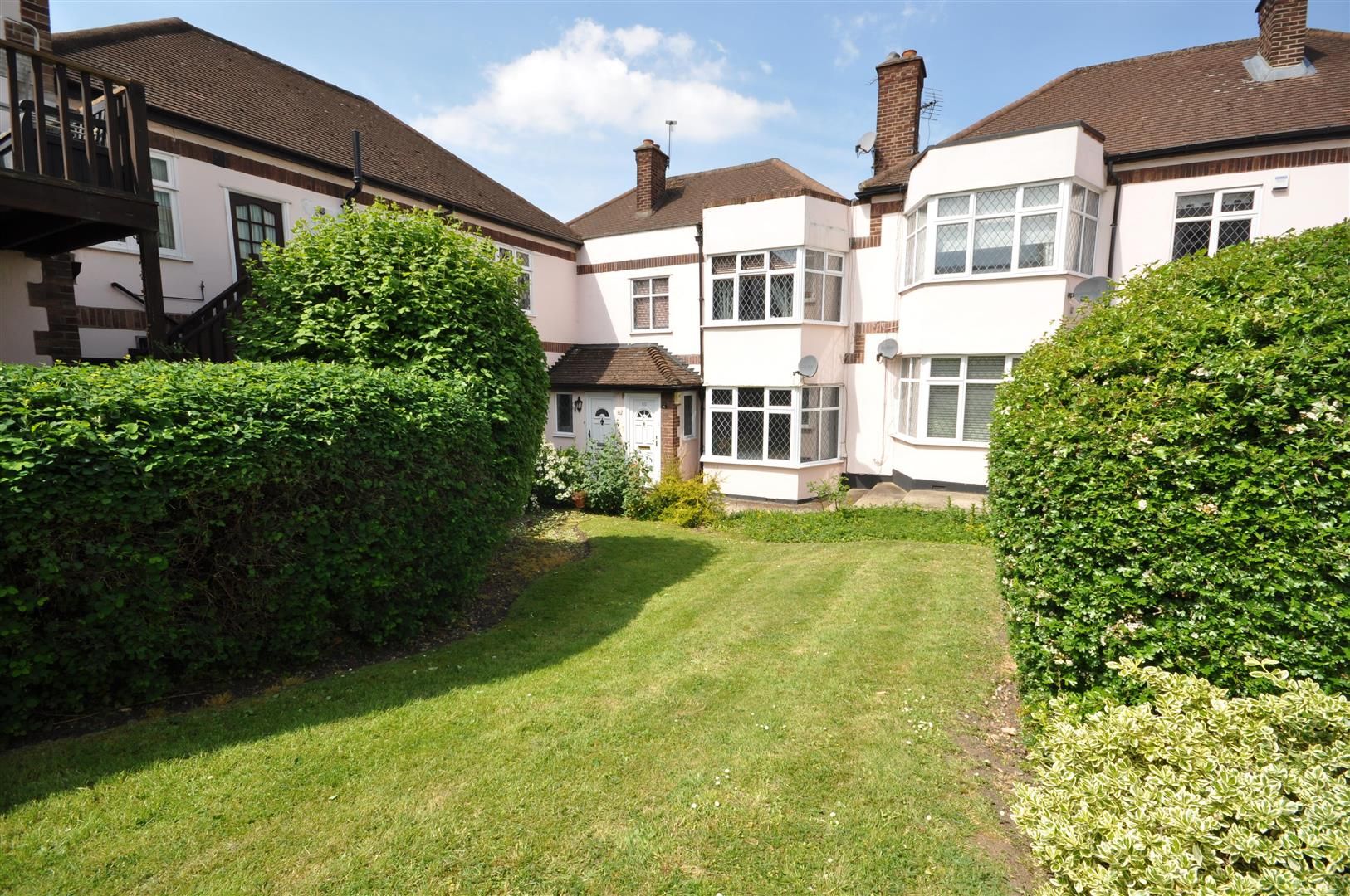 2 bed flat to rent in Highview Gardens, Upminster, Essex RM14 Zoopla