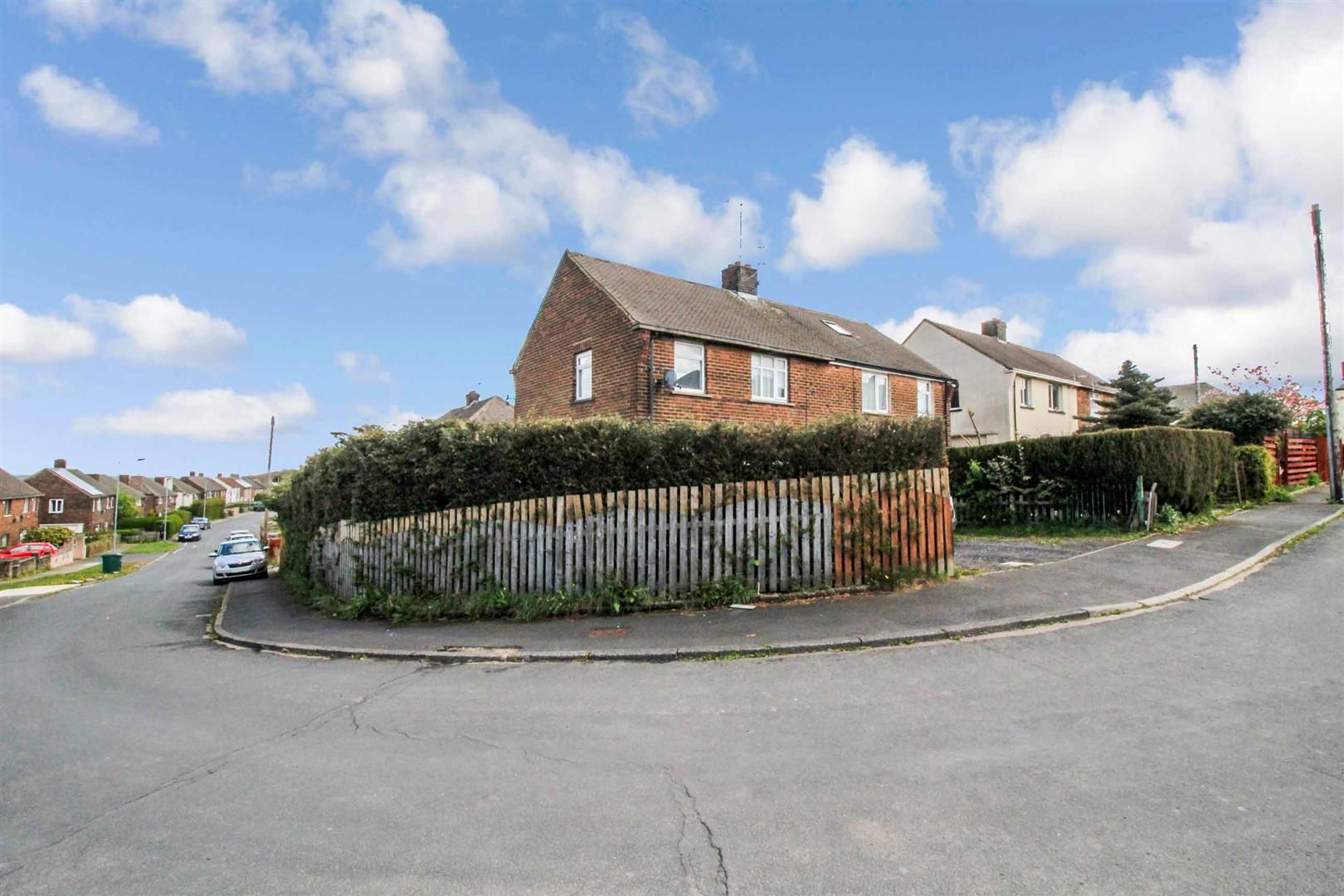 Farleton Drive, Bradford BD2  